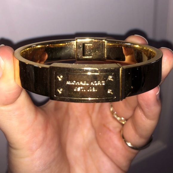 Michael Kors gold bangles in great condition - Picture 5 of 5